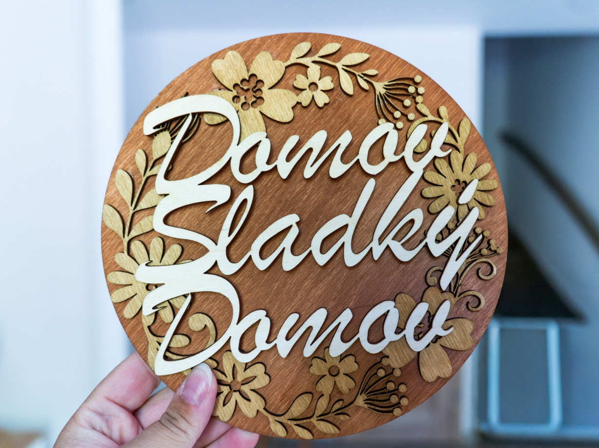 Originální 3D dřevěná cedule s nápisem "Domov Sladký Domov"