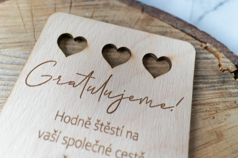 Dřevěné přání s peněžním darem "Společná cesta"