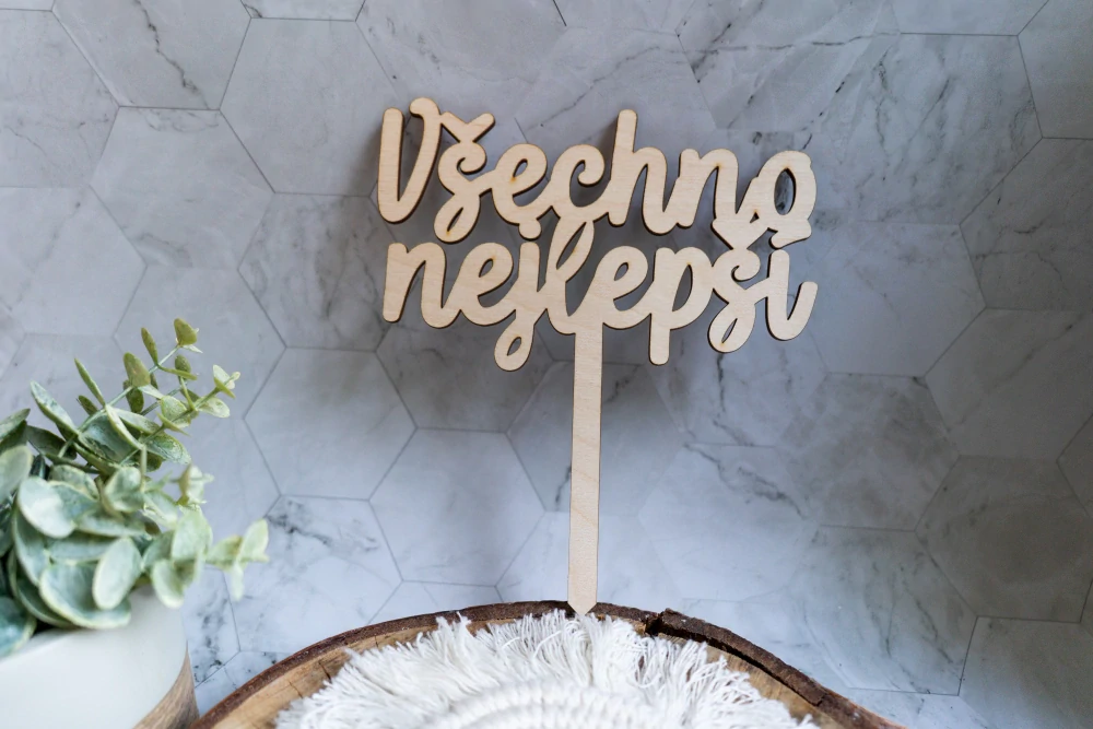 Dřevěný zápich do dortu: „Všechno nejlepší“