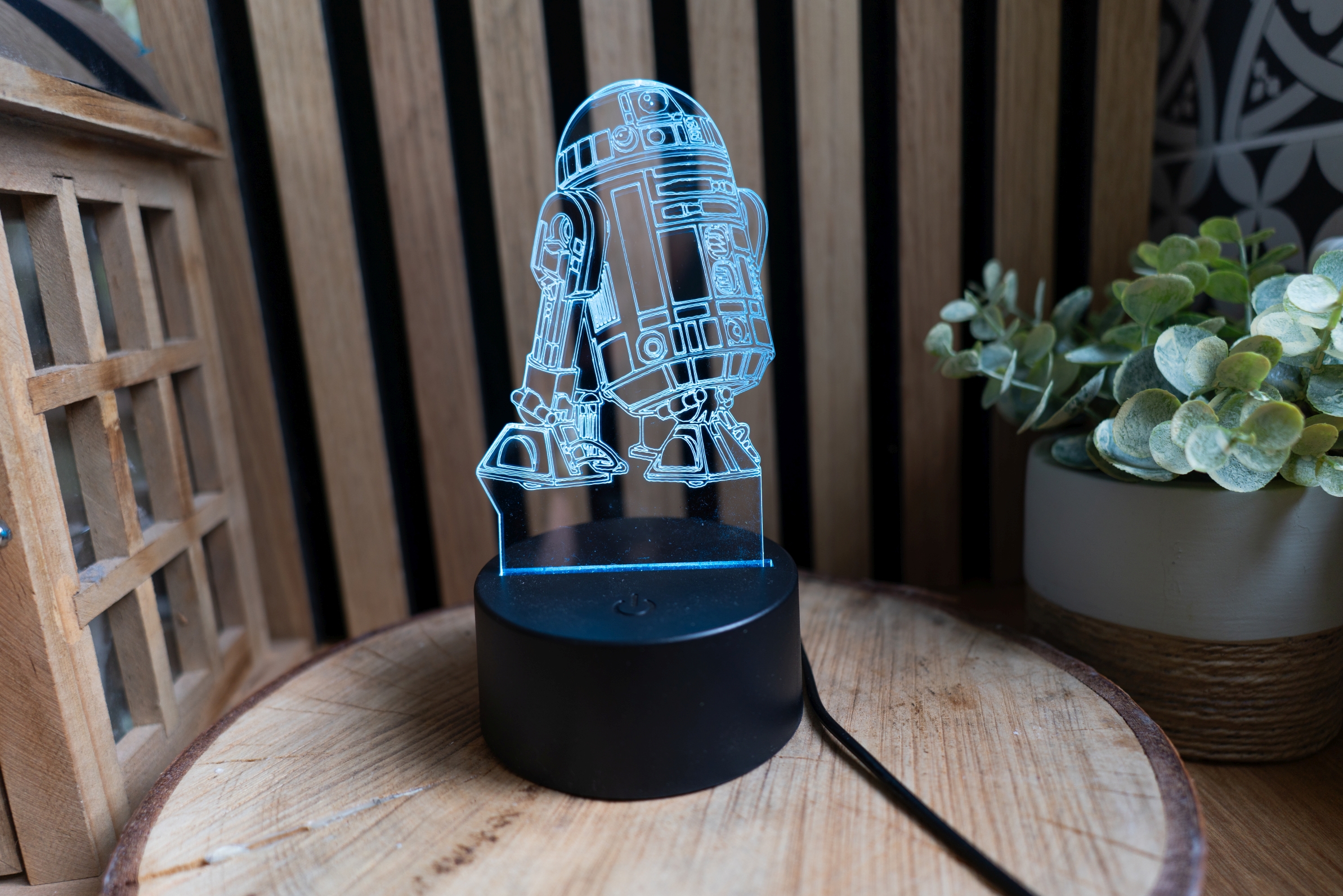 3D iluzivní LED lampa "Vesmírný droid"