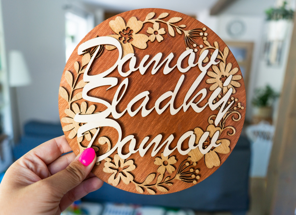Originální 3D dřevěná cedule s nápisem "Domov Sladký Domov"