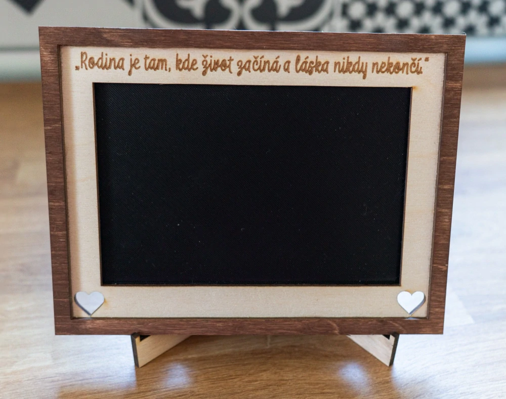 Dřevěný fotorámeček s vlastním textem či citátem