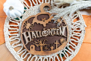 Strašidelná 3D Dřevěná dekorace HALLOWEEN – Závěsná dýně