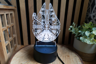 3D iluzivní LED lampa "Galaktický koráb"